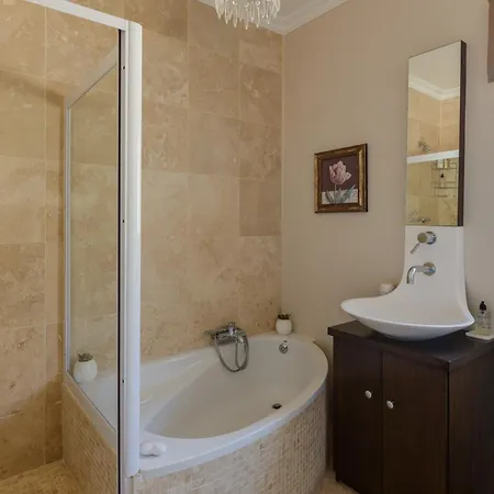 Spacious And Comfortable Green Point Villa Cape Town Exterior photo