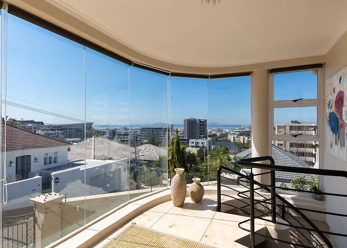 Spacious And Comfortable Green Point Villa