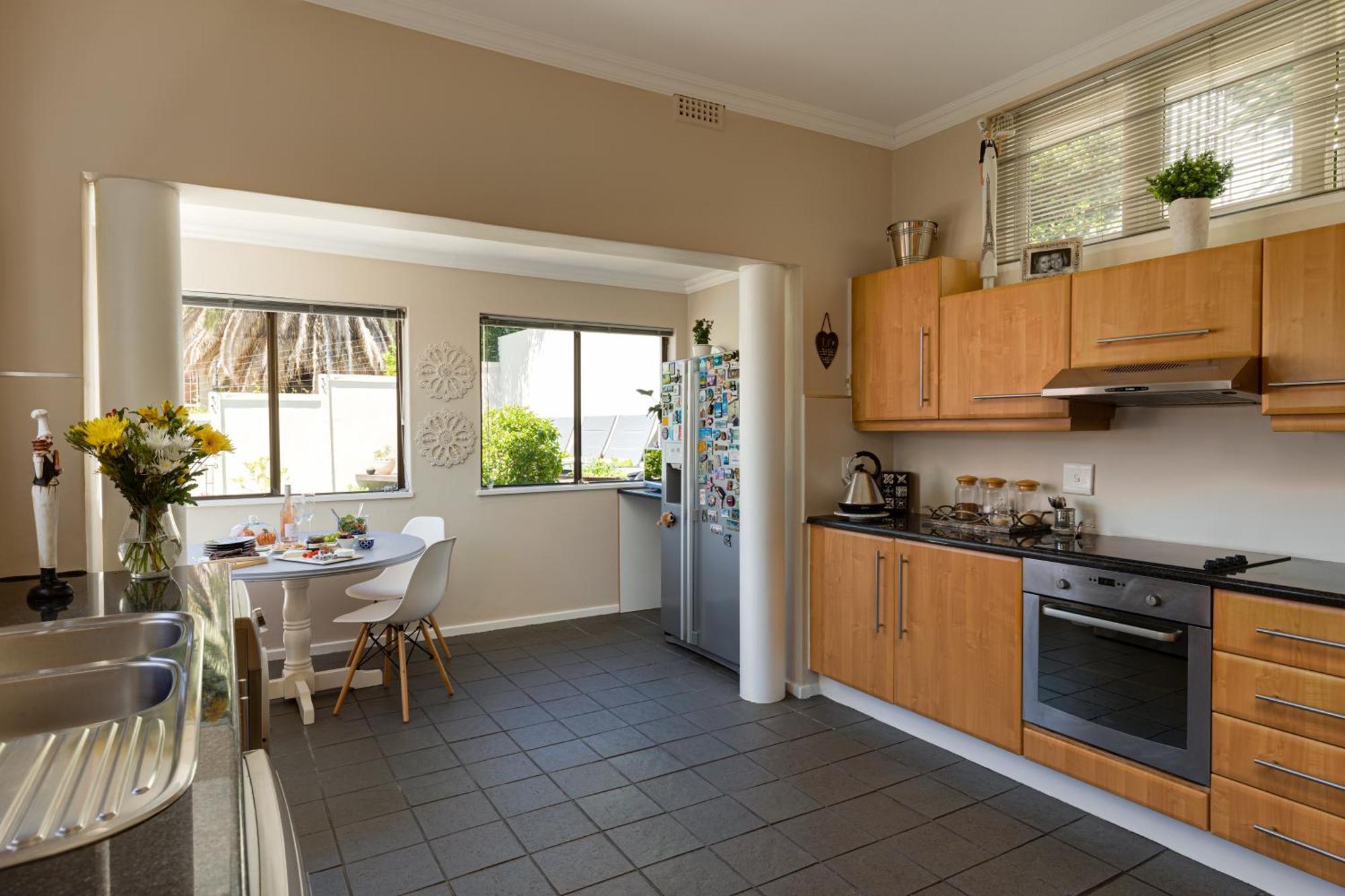 Villa Spacious And Comfortable Point Cape Town