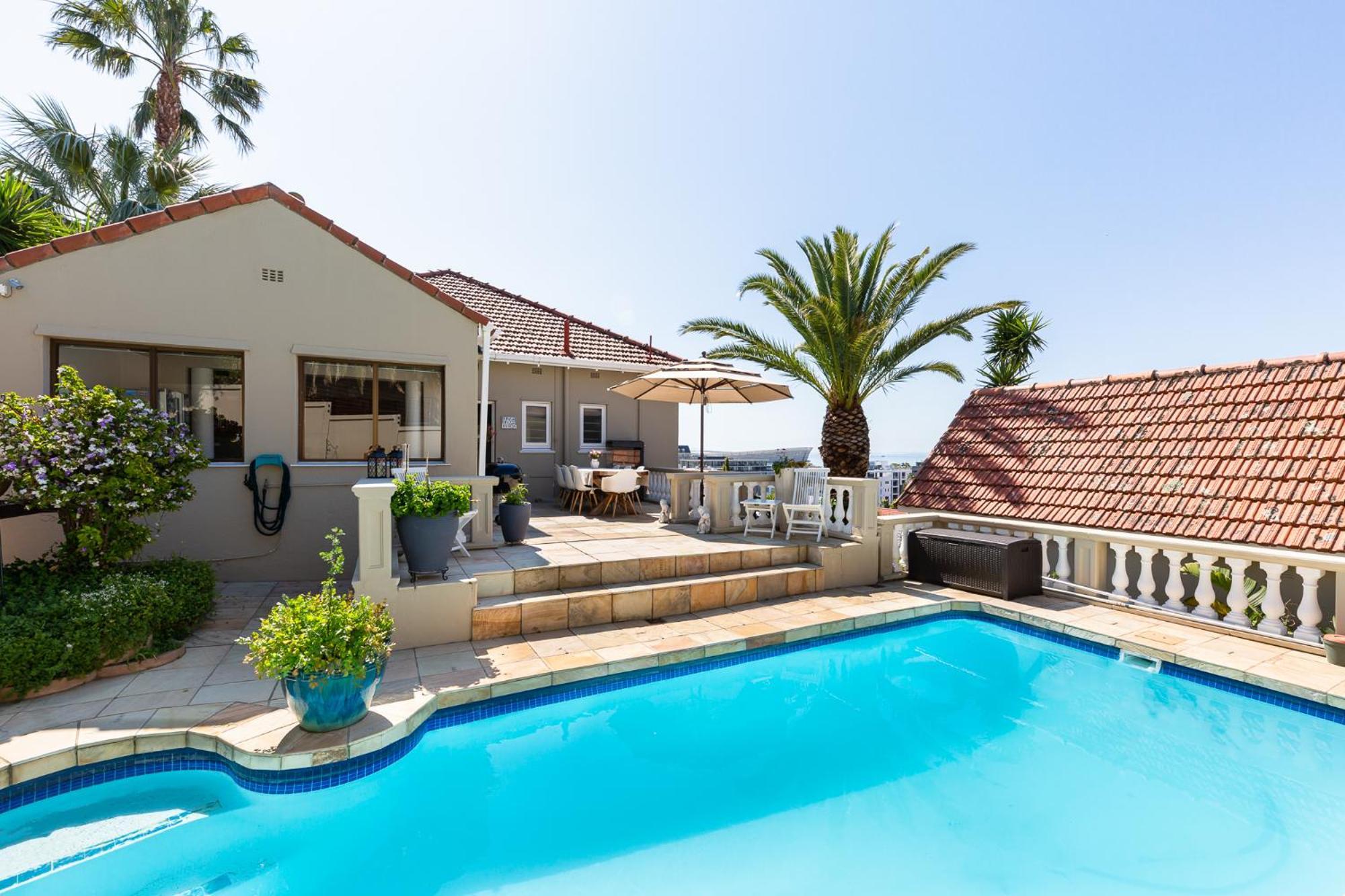 Spacious And Comfortable Point Villa Cape Town